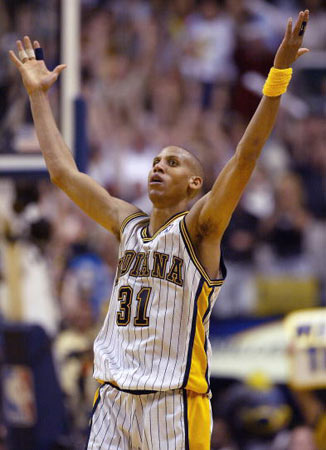 运动员奋力 运动员奋力