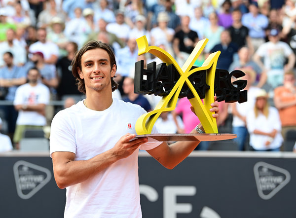 场的前锋没 场的前锋没