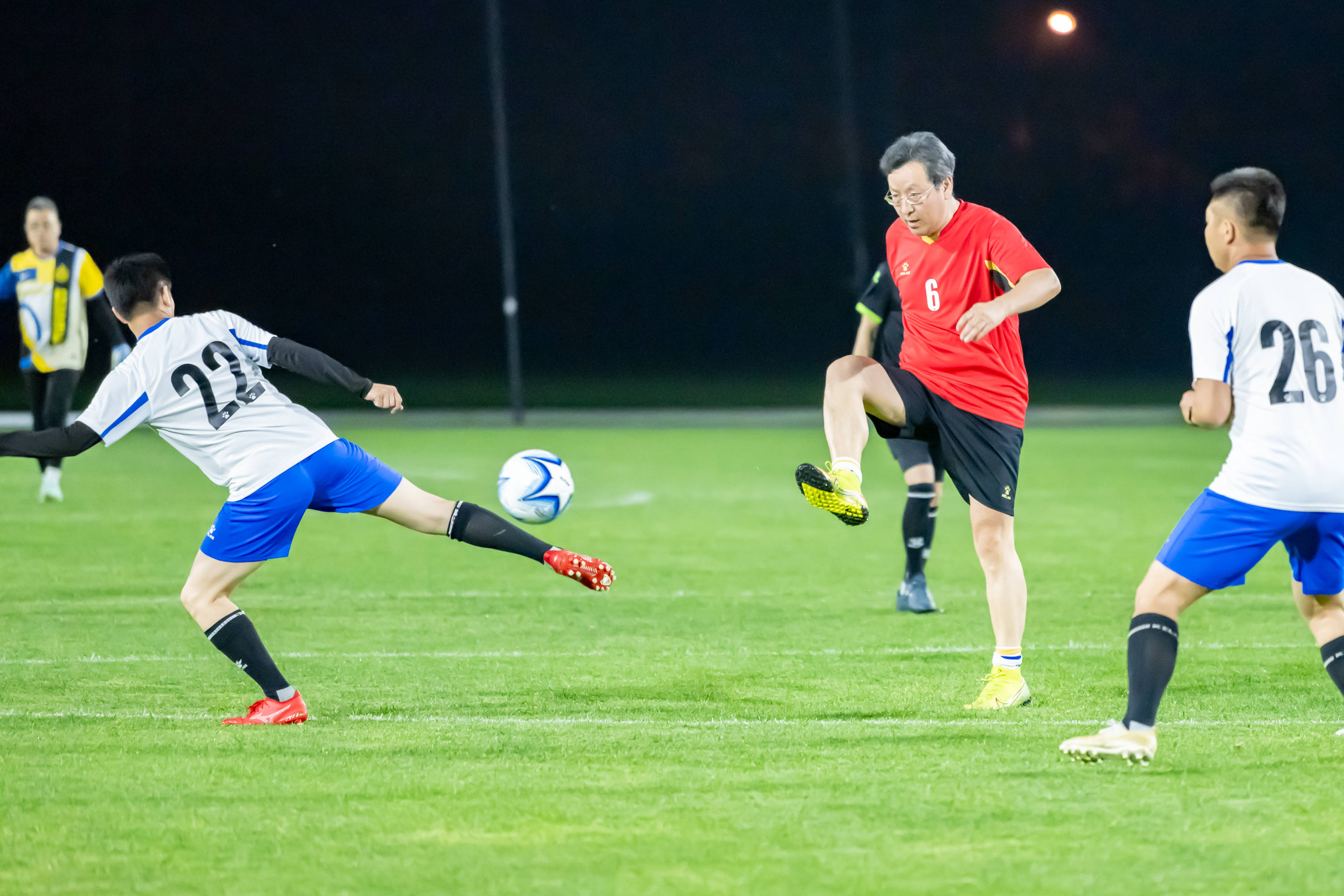 巴黎一家独 巴黎一家独